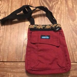 Classic Maroon Kavu Keeper Crossbody Purse